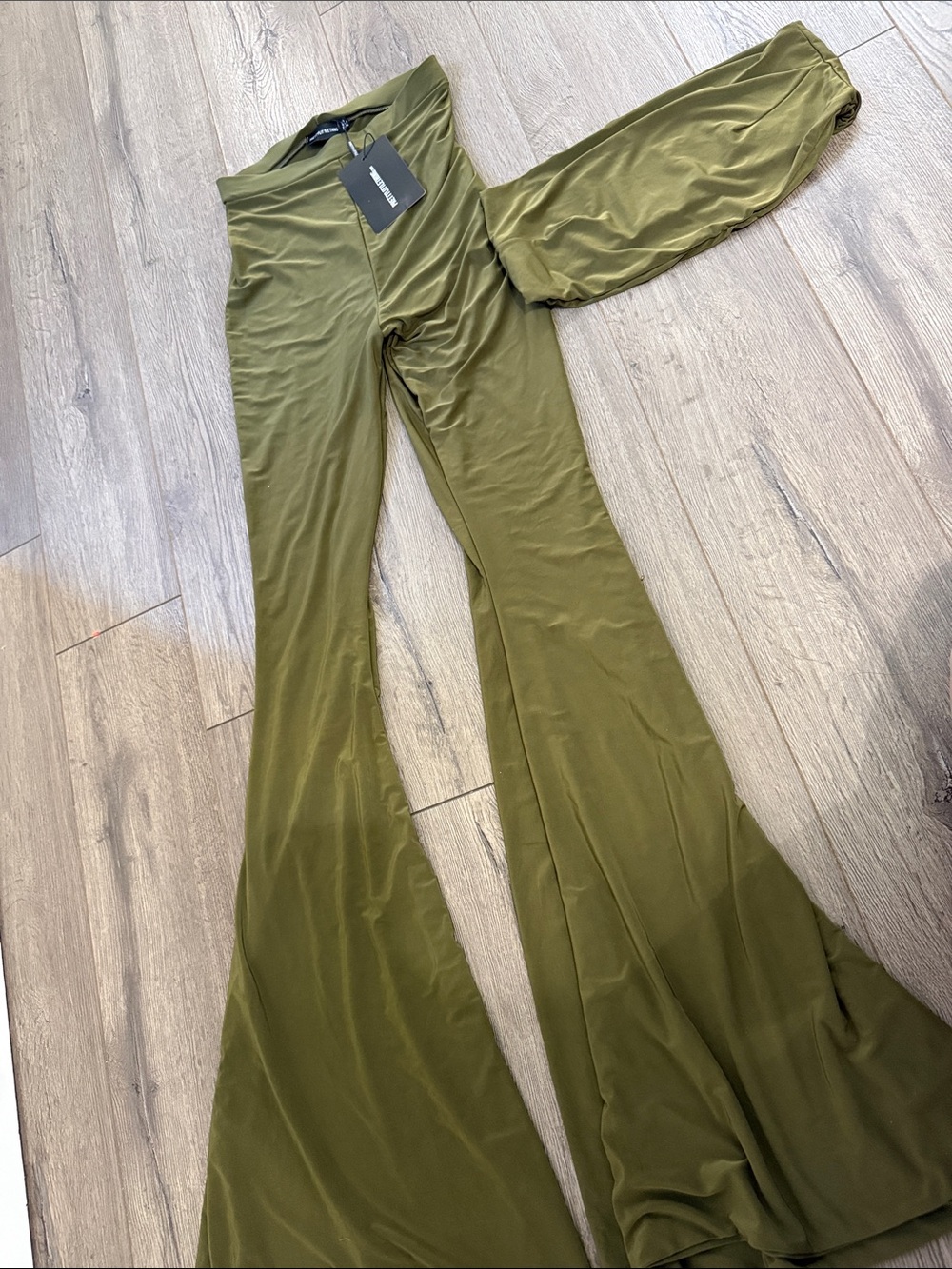 Prettylittlething green set NWT